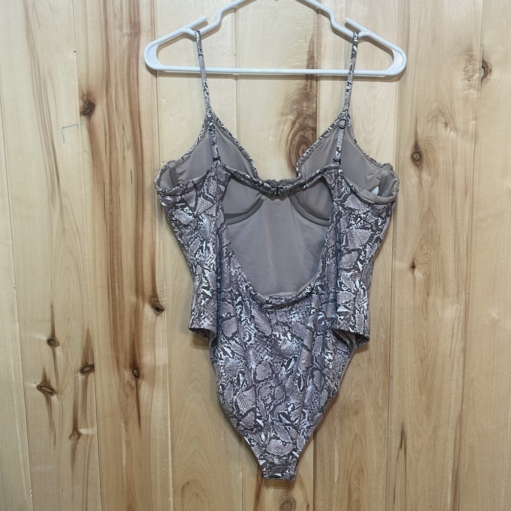 Good American Show Off Underwire One-Piece Swimsuit Size 5 (1XL 16-18) - Picture 4 of 9
